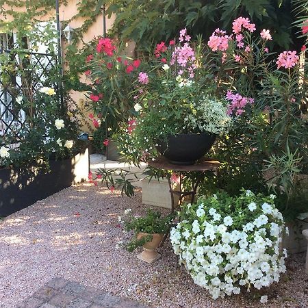 La Villa Rosalie Ventabren エクステリア 写真