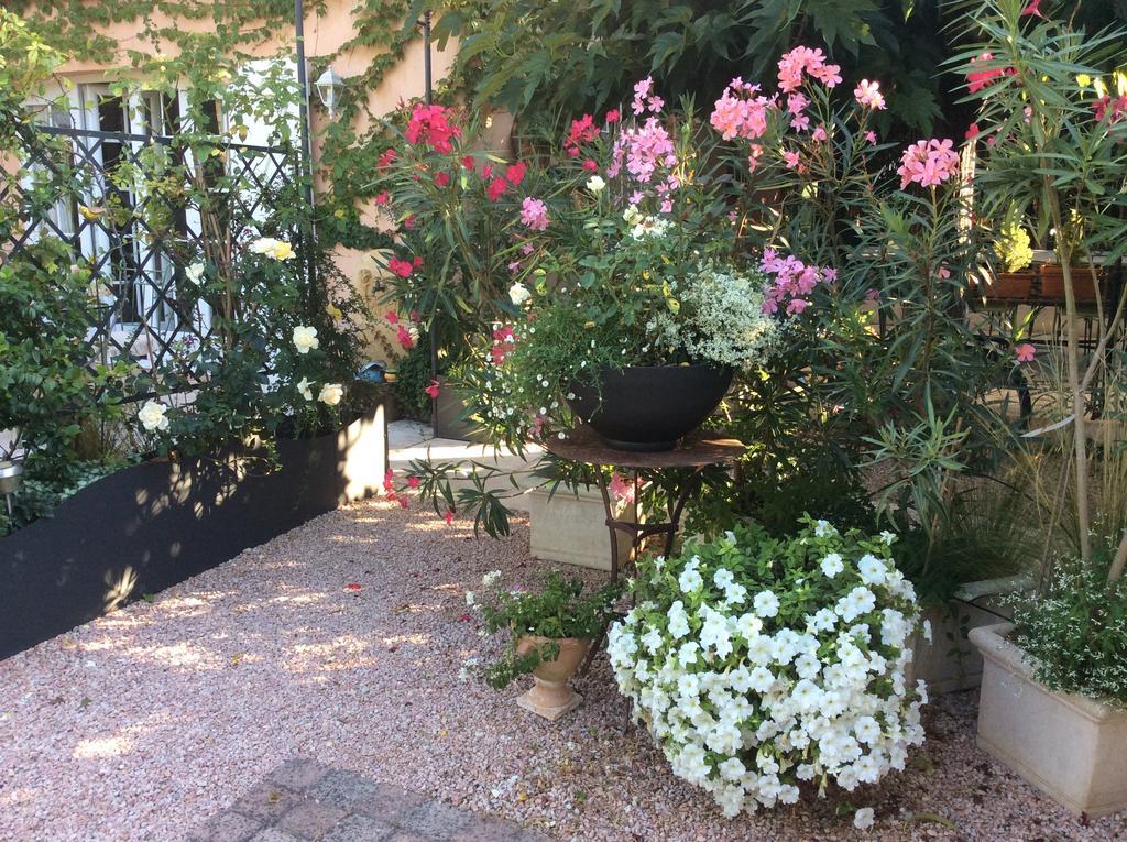 La Villa Rosalie Ventabren エクステリア 写真